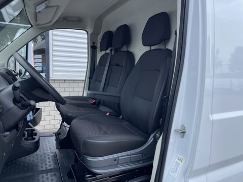 Opel Movano 2.2D 140pk L2H2 3.5t / nieuw overjarig / direct leverbaar / € 25.950 ex btw / parkeersensoren achter / airco / cruise control / bijrijdersbank !