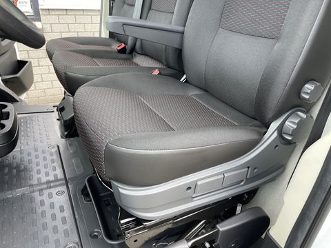 Opel Movano 2.2D 140pk L2H2 3.5t / nieuw overjarig / direct leverbaar / € 25.950 ex btw / parkeersensoren achter / airco / cruise control / bijrijdersbank !