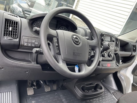 Opel Movano 2.2D 140pk L2H2 3.5t / nieuw overjarig / direct leverbaar / € 25.950 ex btw / parkeersensoren achter / airco / cruise control / bijrijdersbank !