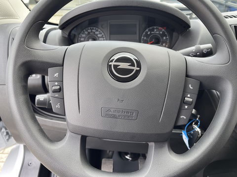 Opel Movano 2.2D 140pk L2H2 3.5t / nieuw overjarig / direct leverbaar / € 25.950 ex btw / parkeersensoren achter / airco / cruise control / bijrijdersbank !