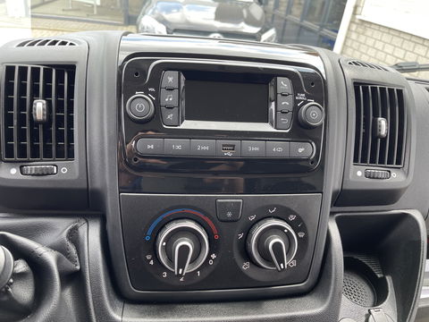 Opel Movano 2.2D 140pk L2H2 3.5t / nieuw overjarig / direct leverbaar / € 25.950 ex btw / parkeersensoren achter / airco / cruise control / bijrijdersbank !