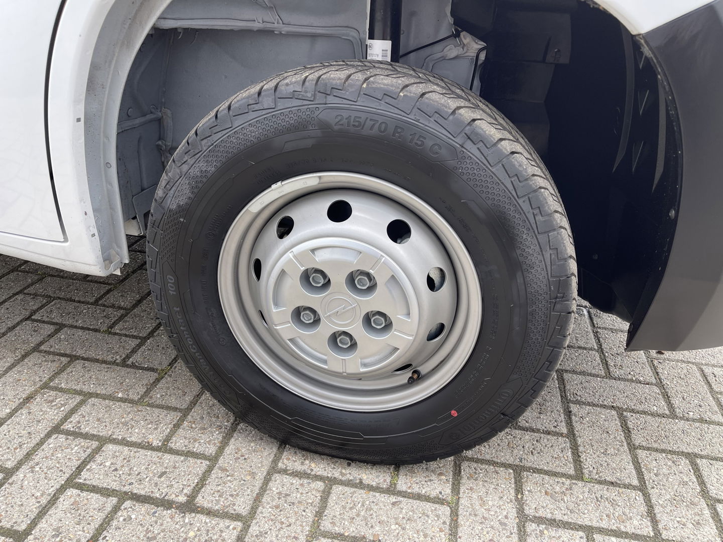 Opel Movano 2.2D 140pk L2H2 3.5t / nieuw overjarig / direct leverbaar / € 25.950 ex btw / parkeersensoren achter / airco / cruise control / bijrijdersbank !