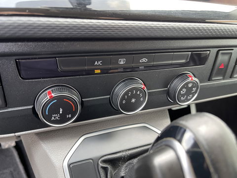 Volkswagen Transporter 2.0 TDI 150pk DSG automaat L2H1 30 DC 5 persoons Bulli / nieuwe koppeling vliegwiel / vaste prijs rijklaar € 32.950 ex btw / lease vanaf € 538 / leer / 19 inch wielen / dubbele schuifdeur