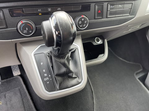Volkswagen Transporter 2.0 TDI 150pk DSG automaat L2H1 30 DC 5 persoons Bulli / nieuwe koppeling vliegwiel / vaste prijs rijklaar € 32.950 ex btw / lease vanaf € 538 / leer / 19 inch wielen / dubbele schuifdeur