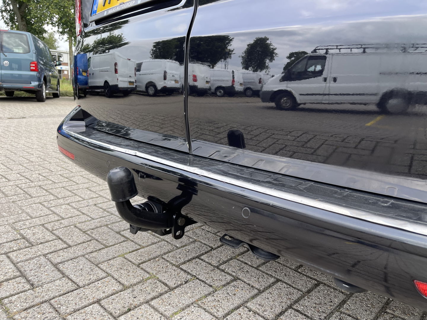Volkswagen Transporter 2.0 TDI 150pk DSG automaat L2H1 30 DC 5 persoons Bulli / nieuwe koppeling vliegwiel / vaste prijs rijklaar € 32.950 ex btw / lease vanaf € 538 / leer / 19 inch wielen / dubbele schuifdeur