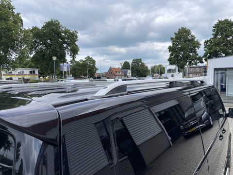Volkswagen Transporter 2.0 TDI 150pk DSG automaat L2H1 30 DC 5 persoons Bulli / nieuwe koppeling vliegwiel / vaste prijs rijklaar € 32.950 ex btw / lease vanaf € 538 / leer / 19 inch wielen / dubbele schuifdeur