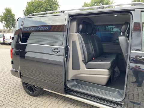Volkswagen Transporter 2.0 TDI 150pk DSG automaat L2H1 30 DC 5 persoons Bulli / nieuwe koppeling vliegwiel / vaste prijs rijklaar € 32.950 ex btw / lease vanaf € 538 / leer / 19 inch wielen / dubbele schuifdeur