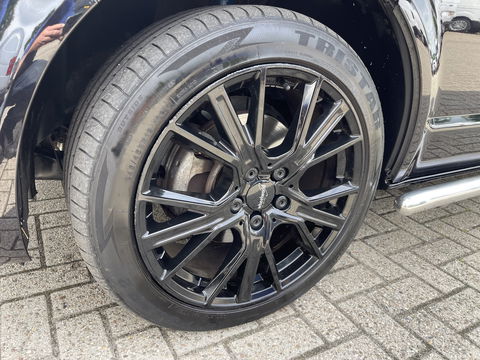 Volkswagen Transporter 2.0 TDI 150pk DSG automaat L2H1 30 DC 5 persoons Bulli / nieuwe koppeling vliegwiel / vaste prijs rijklaar € 32.950 ex btw / lease vanaf € 538 / leer / 19 inch wielen / dubbele schuifdeur