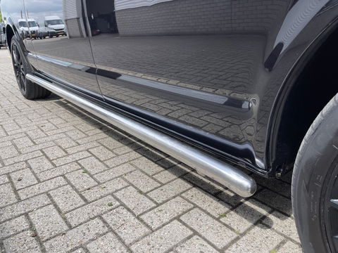 Volkswagen Transporter 2.0 TDI 150pk DSG automaat L2H1 30 DC 5 persoons Bulli / nieuwe koppeling vliegwiel / vaste prijs rijklaar € 32.950 ex btw / lease vanaf € 538 / leer / 19 inch wielen / dubbele schuifdeur