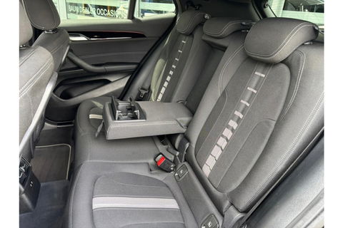 BMW X2 SDRIVE18I BUSINESS EXECUTIVE AUTOMAAT AIRCO LED PDC-CAMERA.