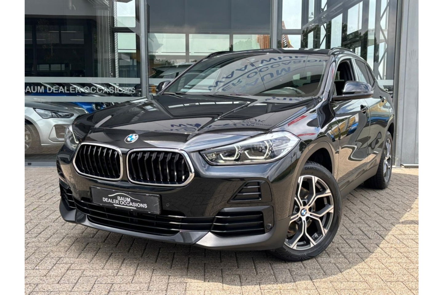 BMW X2 SDRIVE18I BUSINESS EXECUTIVE AUTOMAAT AIRCO LED PDC-CAMERA.