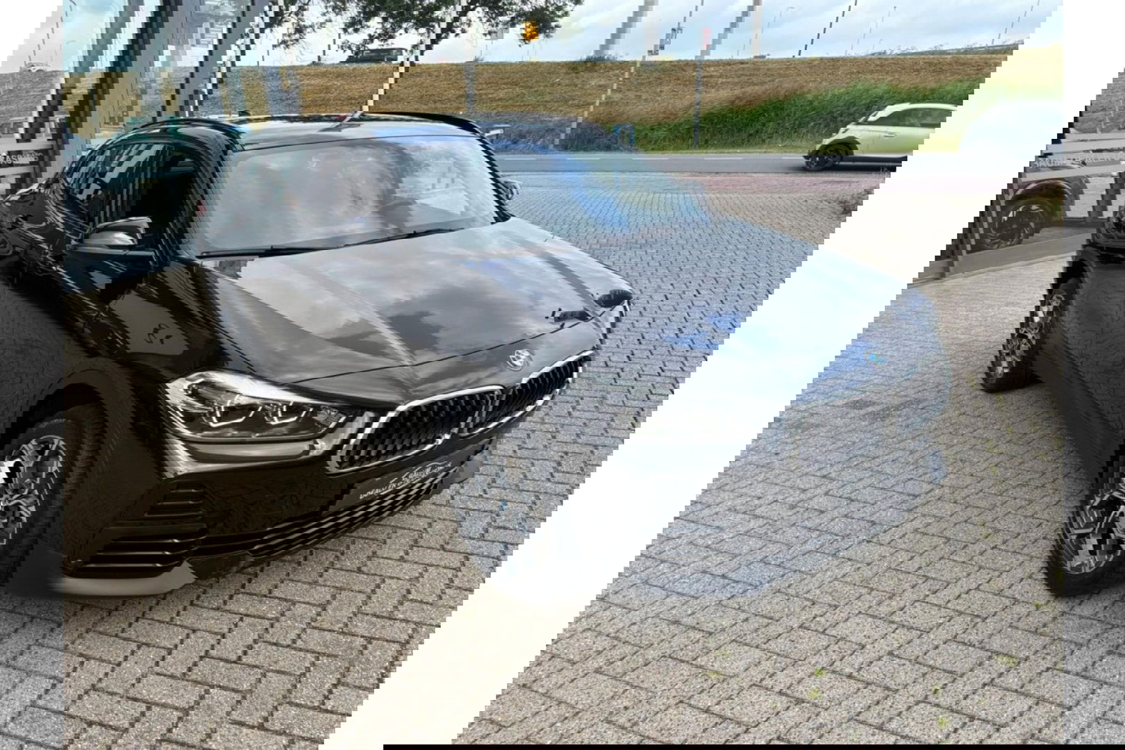 BMW X2 SDRIVE18I BUSINESS EXECUTIVE AUTOMAAT AIRCO LED PDC-CAMERA.
