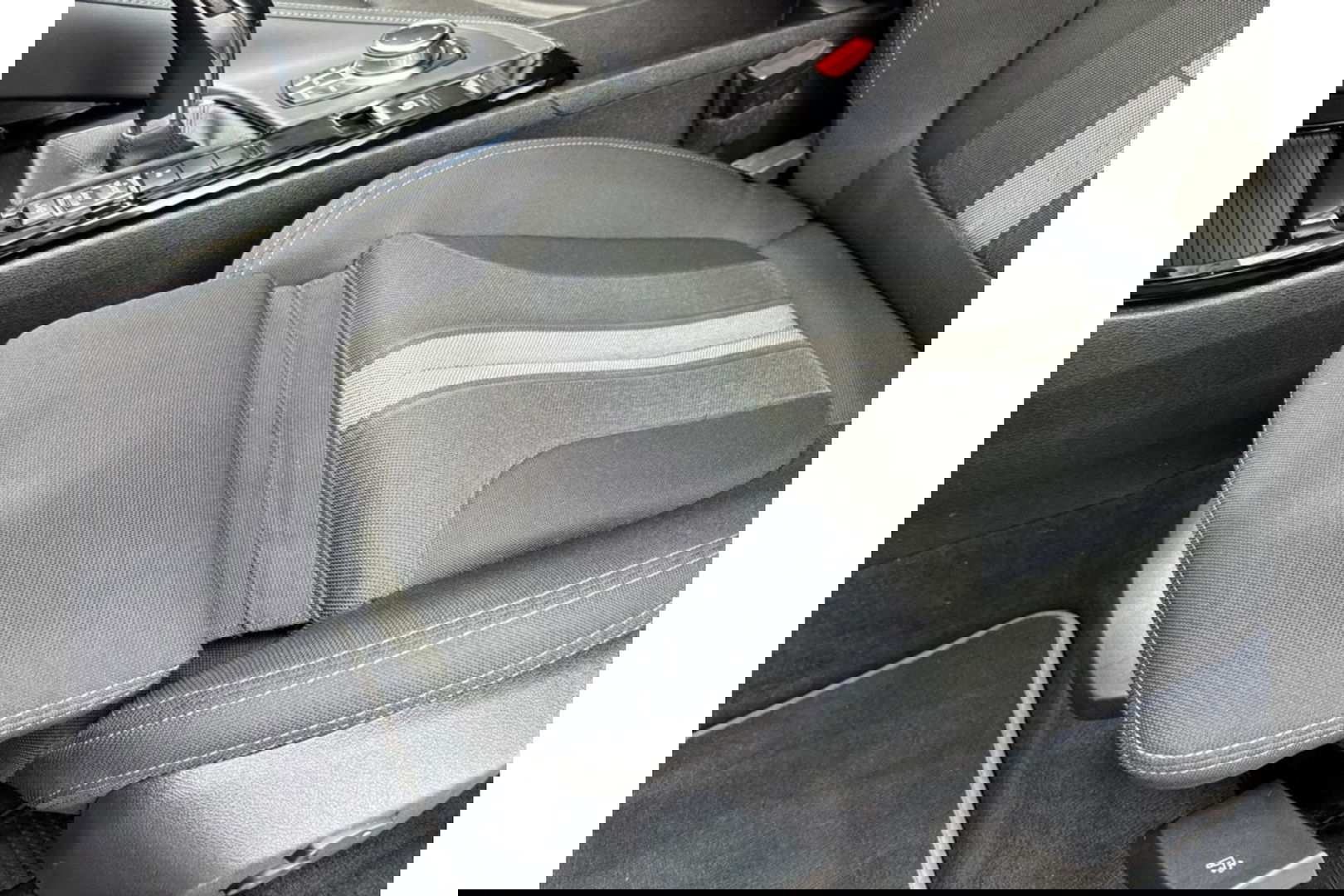 BMW X2 SDRIVE18I BUSINESS EXECUTIVE AUTOMAAT AIRCO LED PDC-CAMERA.