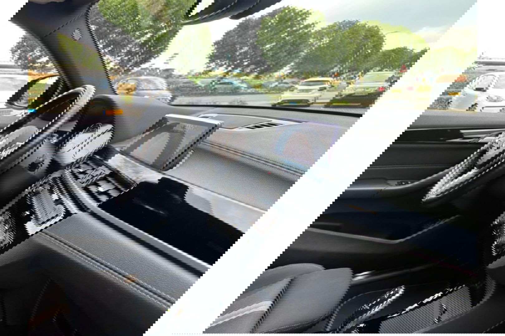 BMW X2 SDRIVE18I BUSINESS EXECUTIVE AUTOMAAT AIRCO LED PDC-CAMERA.