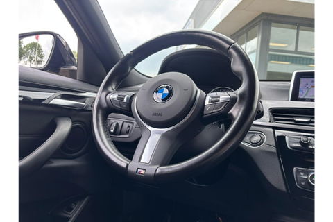 BMW X2 SDRIVE18I BUSINESS EXECUTIVE AUTOMAAT AIRCO LED PDC-CAMERA.