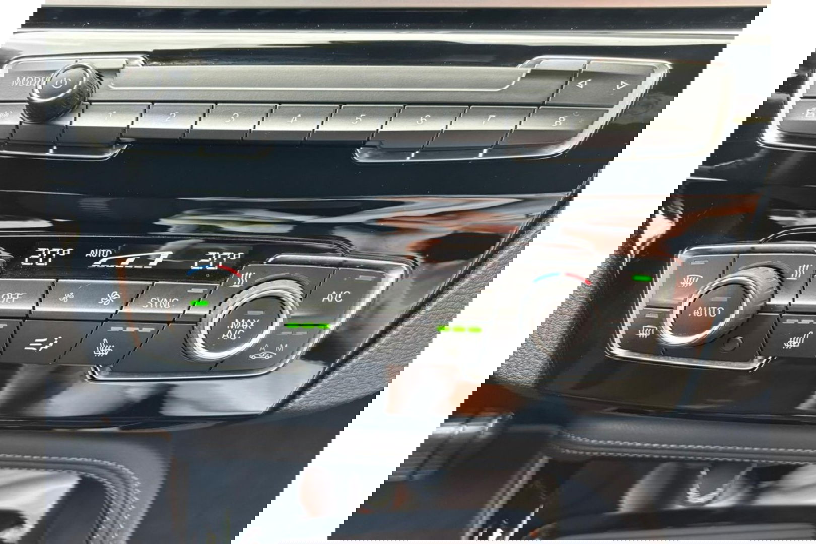 BMW X2 SDRIVE18I BUSINESS EXECUTIVE AUTOMAAT AIRCO LED PDC-CAMERA.