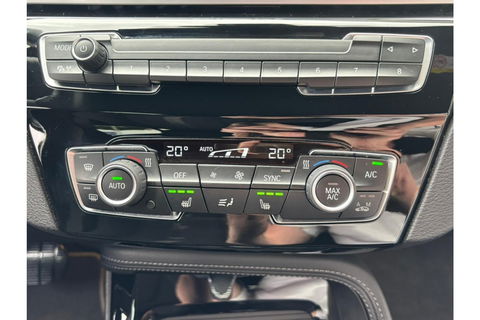 BMW X2 SDRIVE18I BUSINESS EXECUTIVE AUTOMAAT AIRCO LED PDC-CAMERA.