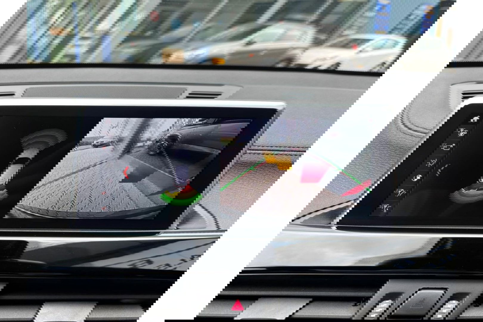 BMW X2 SDRIVE18I BUSINESS EXECUTIVE AUTOMAAT AIRCO LED PDC-CAMERA.