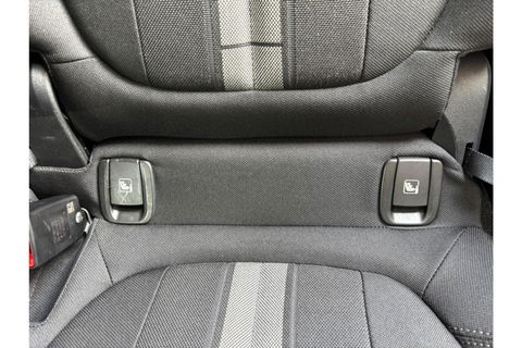 BMW X2 SDRIVE18I BUSINESS EXECUTIVE AUTOMAAT AIRCO LED PDC-CAMERA.