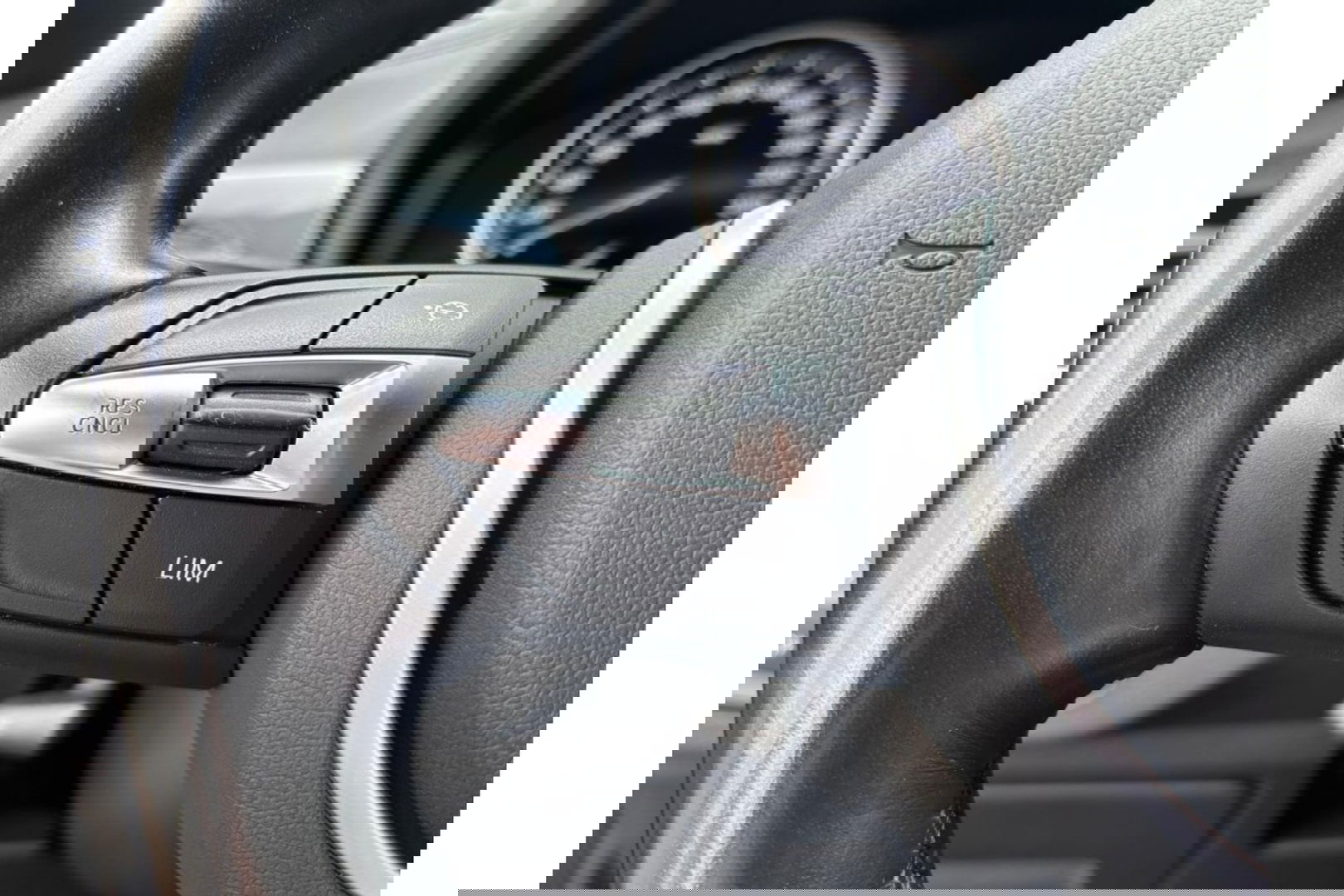 BMW X2 SDRIVE18I BUSINESS EXECUTIVE AUTOMAAT AIRCO LED PDC-CAMERA.