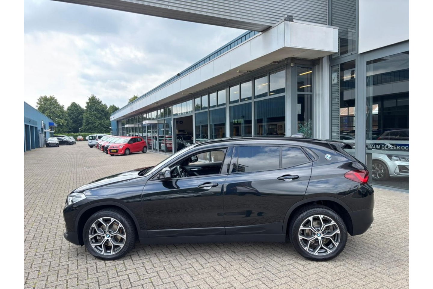 BMW X2 SDRIVE18I BUSINESS EXECUTIVE AUTOMAAT AIRCO LED PDC-CAMERA.