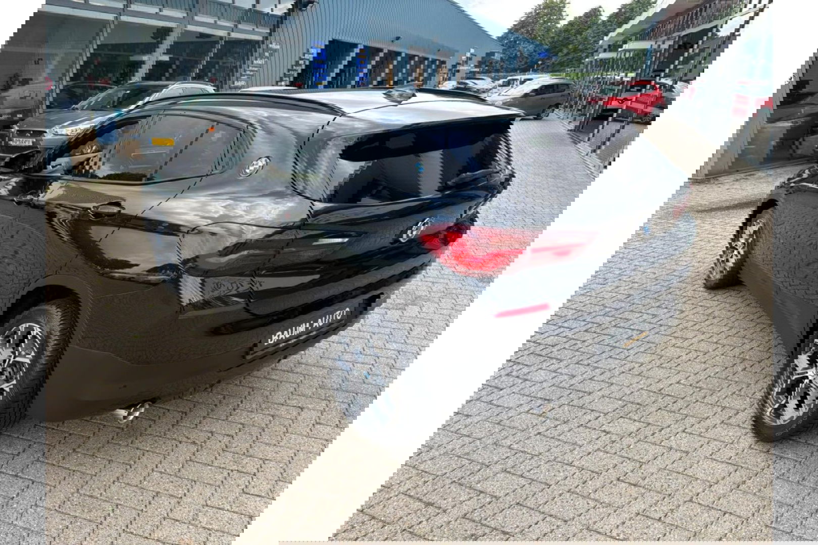 BMW X2 SDRIVE18I BUSINESS EXECUTIVE AUTOMAAT AIRCO LED PDC-CAMERA.