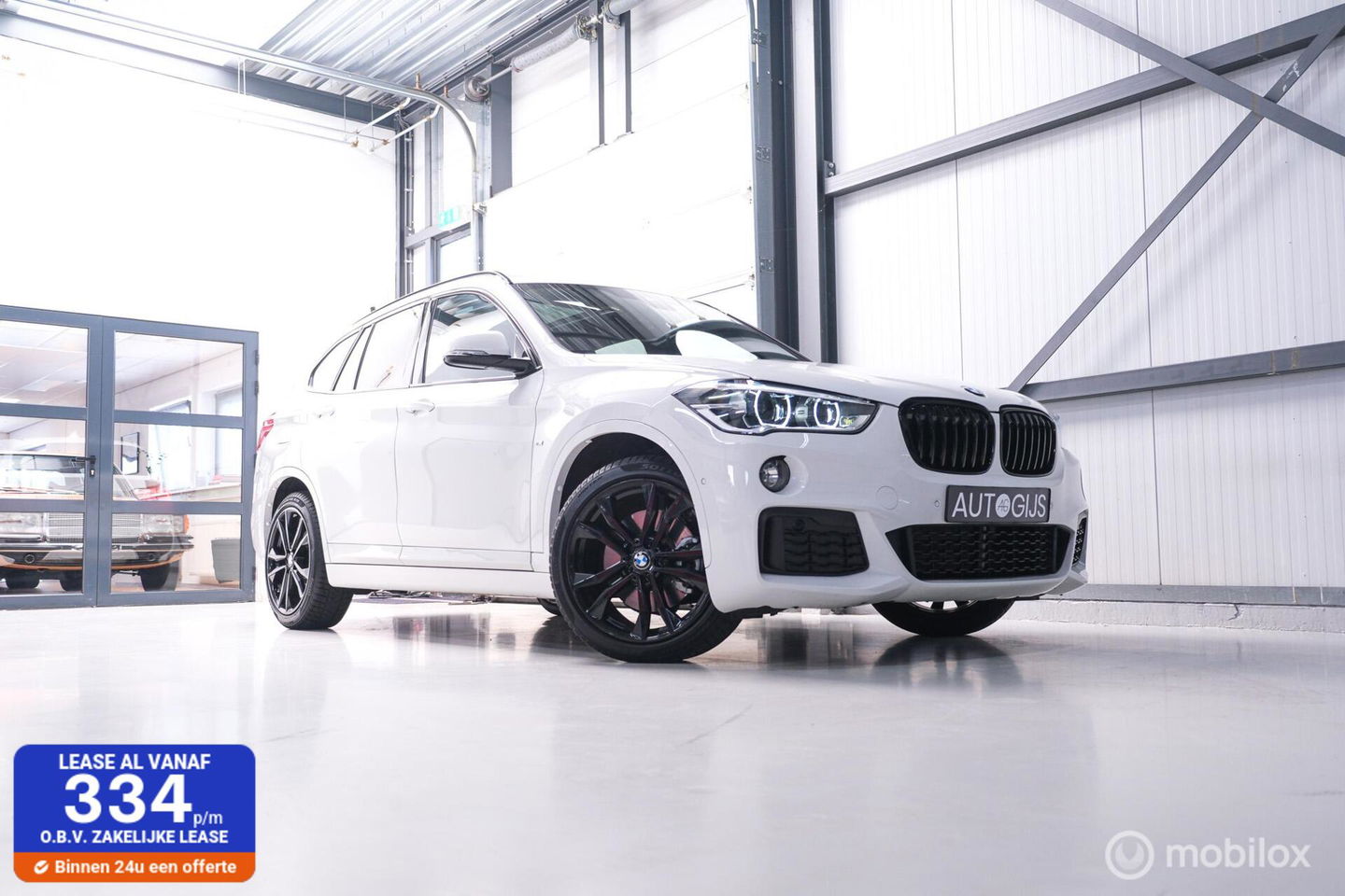 BMW X1 sDrive20i M pakket | Panoramadak | Leder | LED | Sportstoelen | btw auto | zeer mooi |