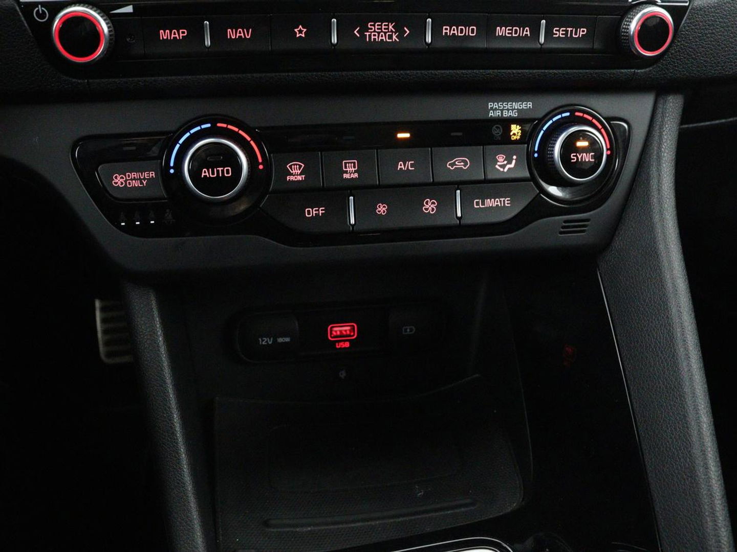 Kia Niro 1.6 GDi PHEV ExecutiveLine | Schuifdak | Stoelventilatie | Leder | JBL Sound | Carplay | Stuur & achterbankverwarming | Adaptive cruise | Navigatie | Full LED | Keyless