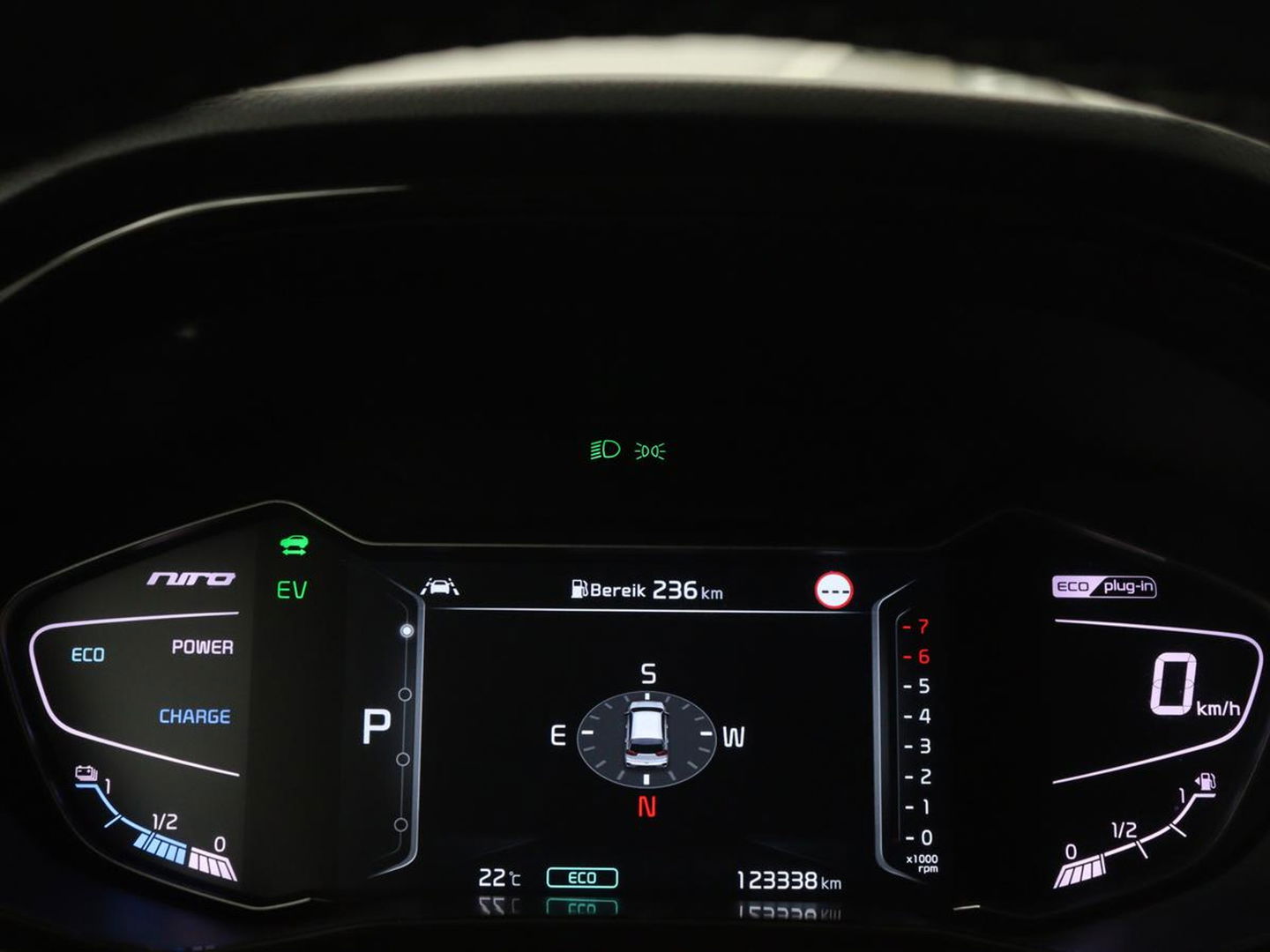 Kia Niro 1.6 GDi PHEV ExecutiveLine | Schuifdak | Stoelventilatie | Leder | JBL Sound | Carplay | Stuur & achterbankverwarming | Adaptive cruise | Navigatie | Full LED | Keyless