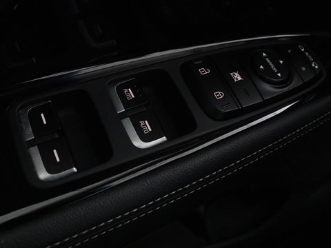 Kia Niro 1.6 GDi PHEV ExecutiveLine | Schuifdak | Stoelventilatie | Leder | JBL Sound | Carplay | Stuur & achterbankverwarming | Adaptive cruise | Navigatie | Full LED | Keyless