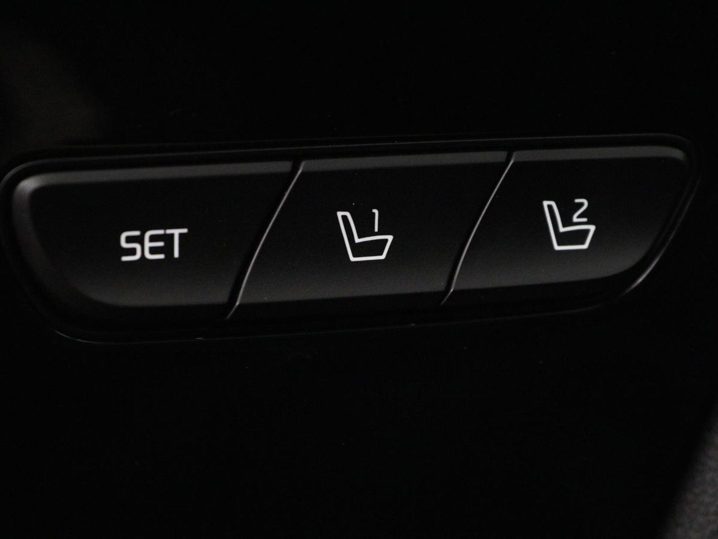 Kia Niro 1.6 GDi PHEV ExecutiveLine | Schuifdak | Stoelventilatie | Leder | JBL Sound | Carplay | Stuur & achterbankverwarming | Adaptive cruise | Navigatie | Full LED | Keyless