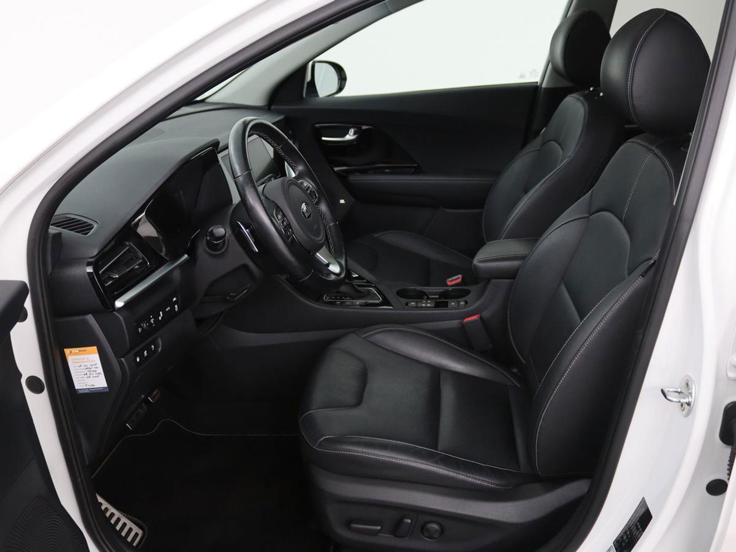 Kia Niro 1.6 GDi PHEV ExecutiveLine | Schuifdak | Stoelventilatie | Leder | JBL Sound | Carplay | Stuur & achterbankverwarming | Adaptive cruise | Navigatie | Full LED | Keyless