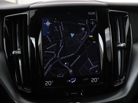 Volvo XC60 2.0 D4 Momentum Pro | Trekhaak | Camera | Half leder | Carplay | Navigatie | Full LED | Climate control | Getint glas | Parkeerhulp