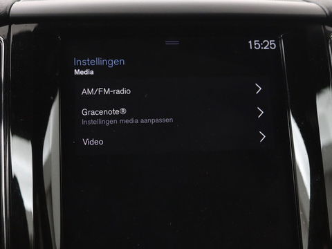 Volvo XC60 2.0 D4 Momentum Pro | Trekhaak | Camera | Half leder | Carplay | Navigatie | Full LED | Climate control | Getint glas | Parkeerhulp
