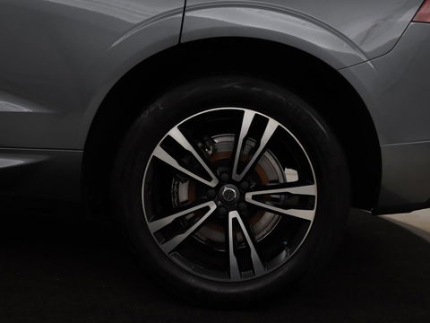 Volvo XC60 2.0 D4 Momentum Pro | Trekhaak | Camera | Half leder | Carplay | Navigatie | Full LED | Climate control | Getint glas | Parkeerhulp
