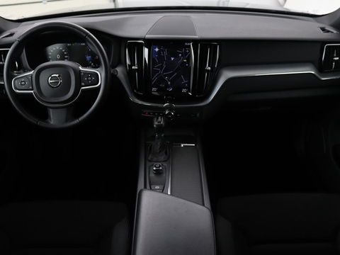 Volvo XC60 2.0 D4 Momentum Pro | Trekhaak | Camera | Half leder | Carplay | Navigatie | Full LED | Climate control | Getint glas | Parkeerhulp