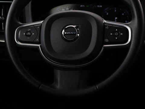 Volvo XC60 2.0 D4 Momentum Pro | Trekhaak | Camera | Half leder | Carplay | Navigatie | Full LED | Climate control | Getint glas | Parkeerhulp