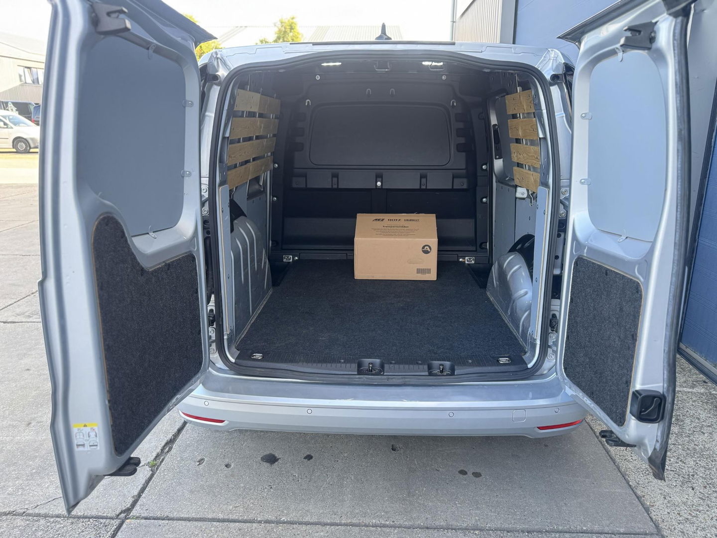 Volkswagen Caddy Cargo 2.0 TDI Trend AIRCO / N.A.P / VERLAAGD / SPOILERS / EURO 6 / CRUISE CONTROLE