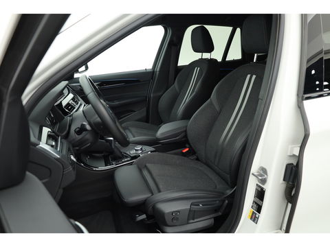 BMW X1 xDrive25e eDrive M Sport | Navi | Cruise | Camera | Stoelverw. | 18'' | LED