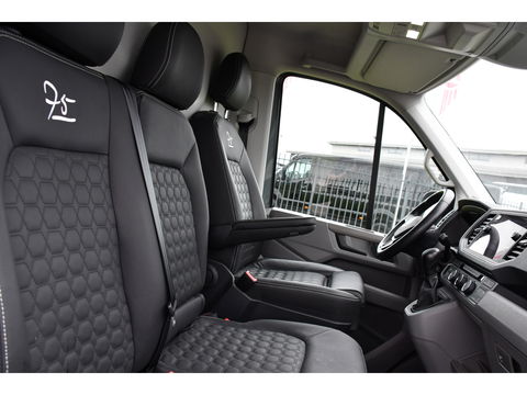 Volkswagen Crafter 35 2.0 TDI L3H2 75 Edition Adaptieve Cruise, Camera, Carplay, 177PK, Leder, LED,