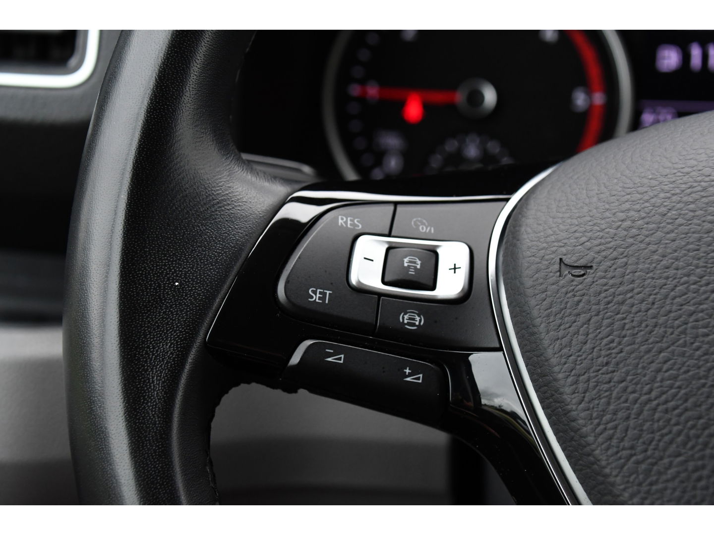 Volkswagen Crafter 35 2.0 TDI L3H2 75 Edition Adaptieve Cruise, Camera, Carplay, 177PK, Leder, LED,