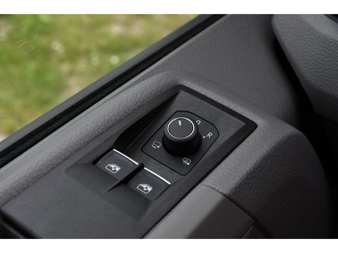 Volkswagen Crafter 35 2.0 TDI L3H2 75 Edition Adaptieve Cruise, Camera, Carplay, 177PK, Leder, LED,