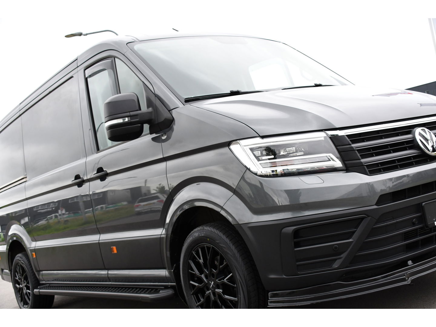 Volkswagen Crafter 35 2.0 TDI L3H2 Highline Camera, Cruise, Sensoren, Automaat, Carplay, Automaat, 177PK, LED, Stoelverwarming, Standkachel, UNIEK!