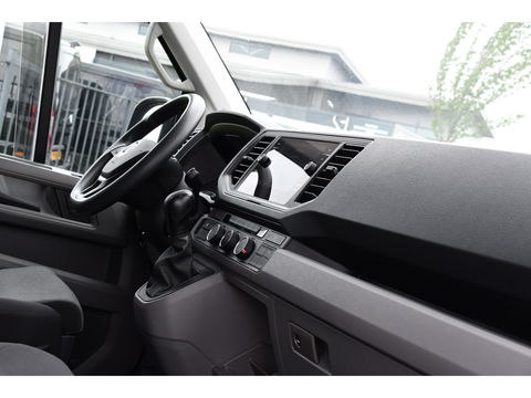 Volkswagen Crafter 35 2.0 TDI L3H2 Highline Camera, Cruise, Sensoren, Automaat, Carplay, Automaat, 177PK, LED, Stoelverwarming, Standkachel, UNIEK!