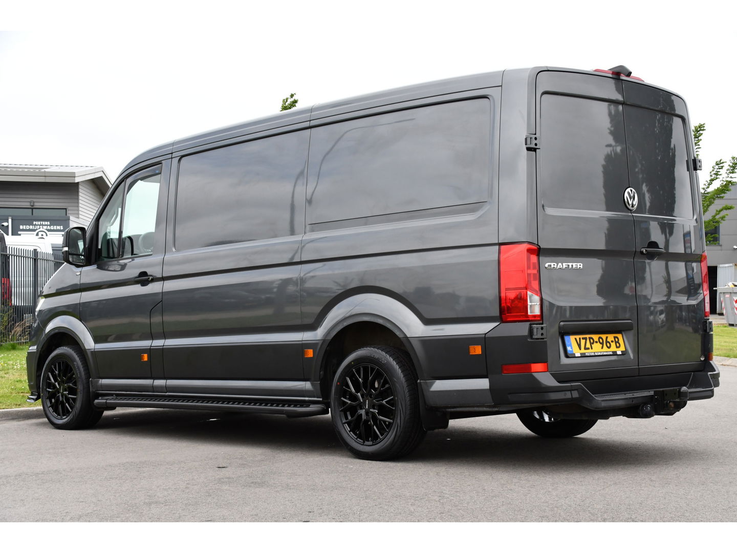 Volkswagen Crafter 35 2.0 TDI L3H2 Highline Camera, Cruise, Sensoren, Automaat, Carplay, Automaat, 177PK, LED, Stoelverwarming, Standkachel, UNIEK!