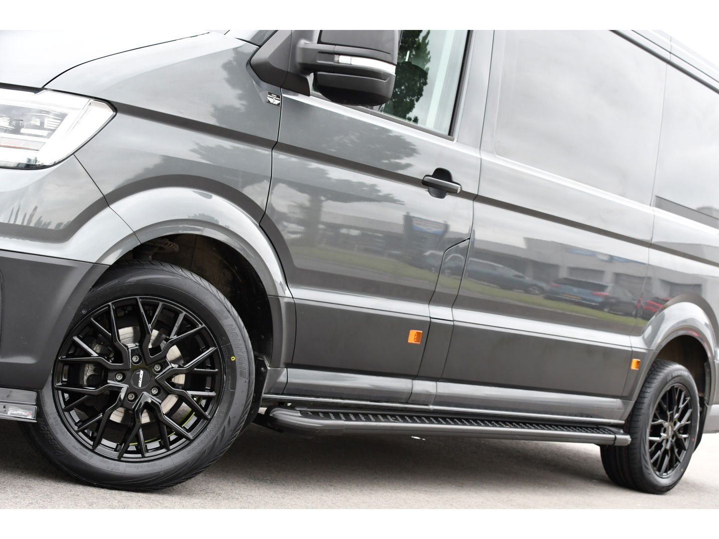 Volkswagen Crafter 35 2.0 TDI L3H2 Highline Camera, Cruise, Sensoren, Automaat, Carplay, Automaat, 177PK, LED, Stoelverwarming, Standkachel, UNIEK!