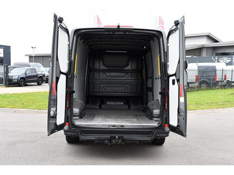Volkswagen Crafter 35 2.0 TDI L3H2 Highline Camera, Cruise, Sensoren, Automaat, Carplay, Automaat, 177PK, LED, Stoelverwarming, Standkachel, UNIEK!