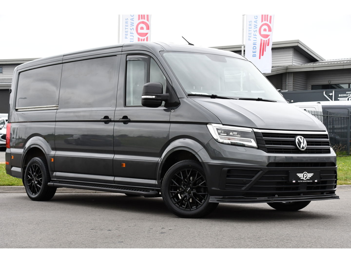 Volkswagen Crafter 35 2.0 TDI L3H2 Highline Camera, Cruise, Sensoren, Automaat, Carplay, Automaat, 177PK, LED, Stoelverwarming, Standkachel, UNIEK!