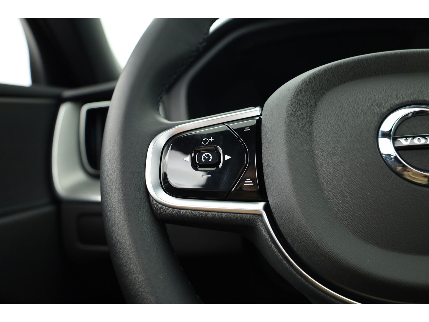 Volvo XC60 T8 Recharge Plus Black Edition | Pano | Memory seats | 360cam | Stoel- Stuurverw. | Apple Carplay