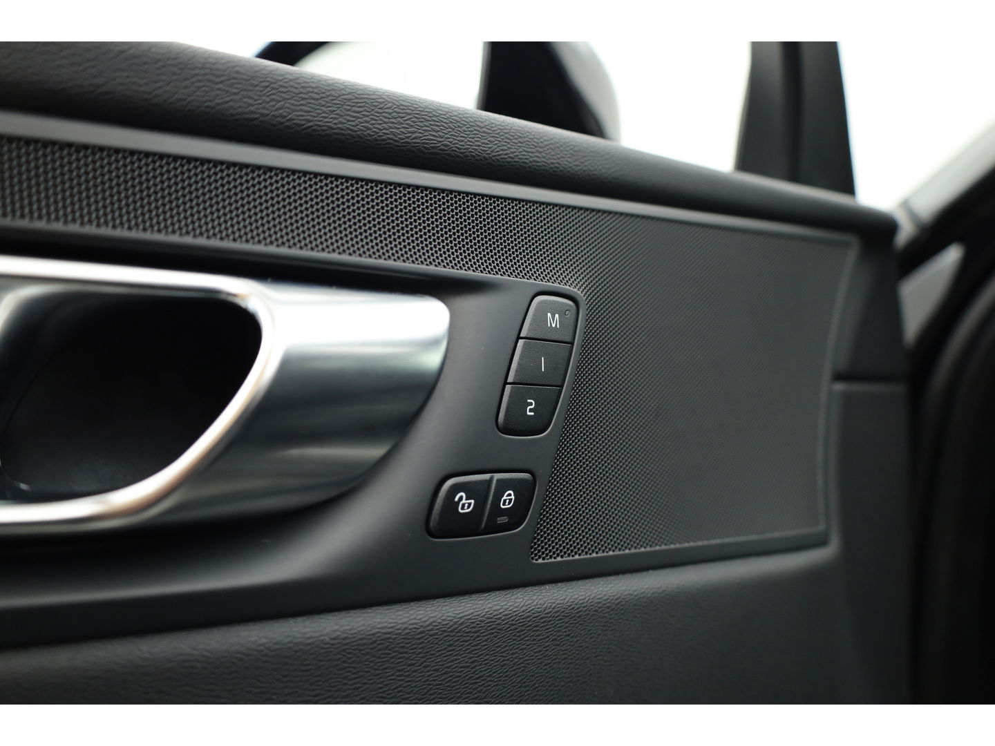 Volvo XC60 T8 Recharge Plus Black Edition | Pano | Memory seats | 360cam | Stoel- Stuurverw. | Apple Carplay